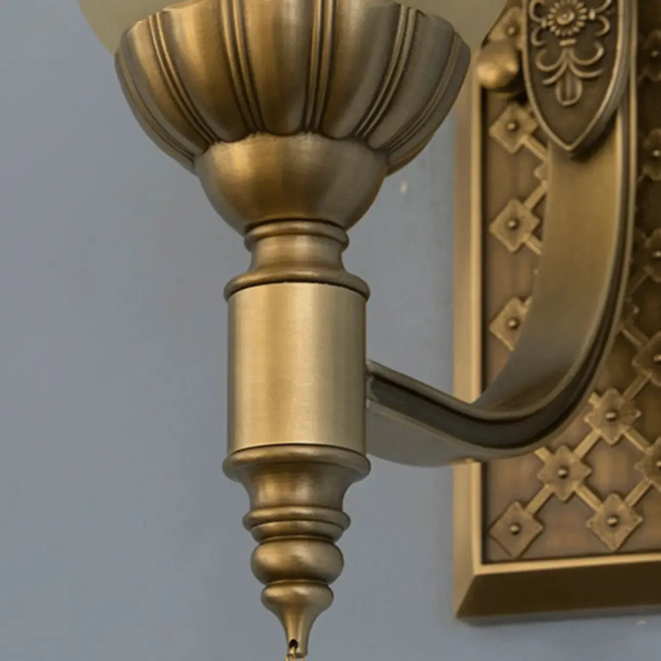 Retro Gold Frame Wall Sconce Lamp with Crystal Pendant