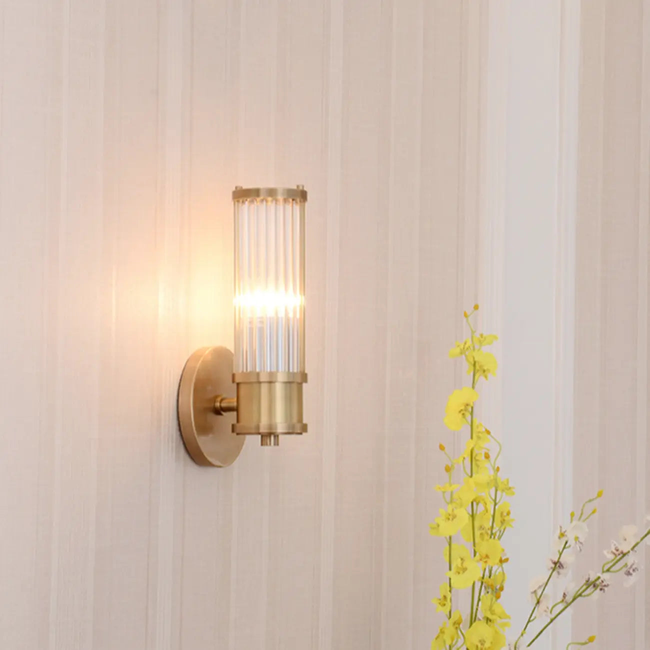 Modern Vertical Glass LED Bathroom Vanity Light with Mini Size