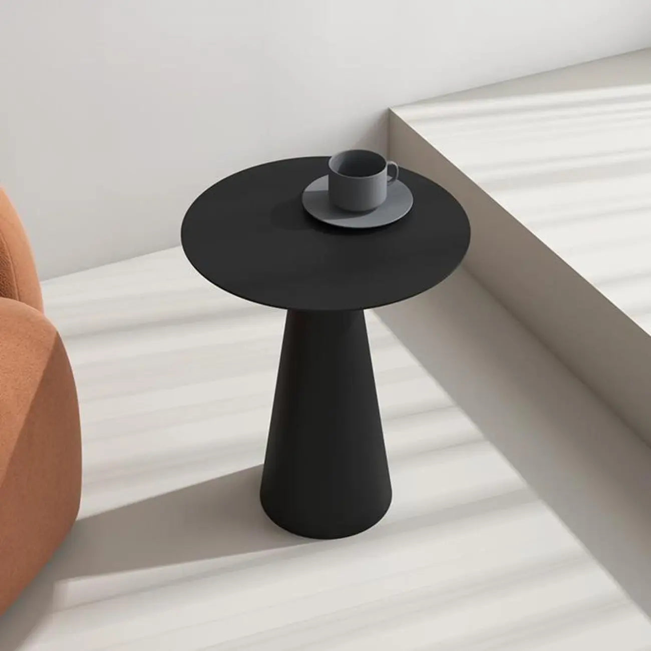 Minimalist Black Iron Round Metal End Table for Living Room