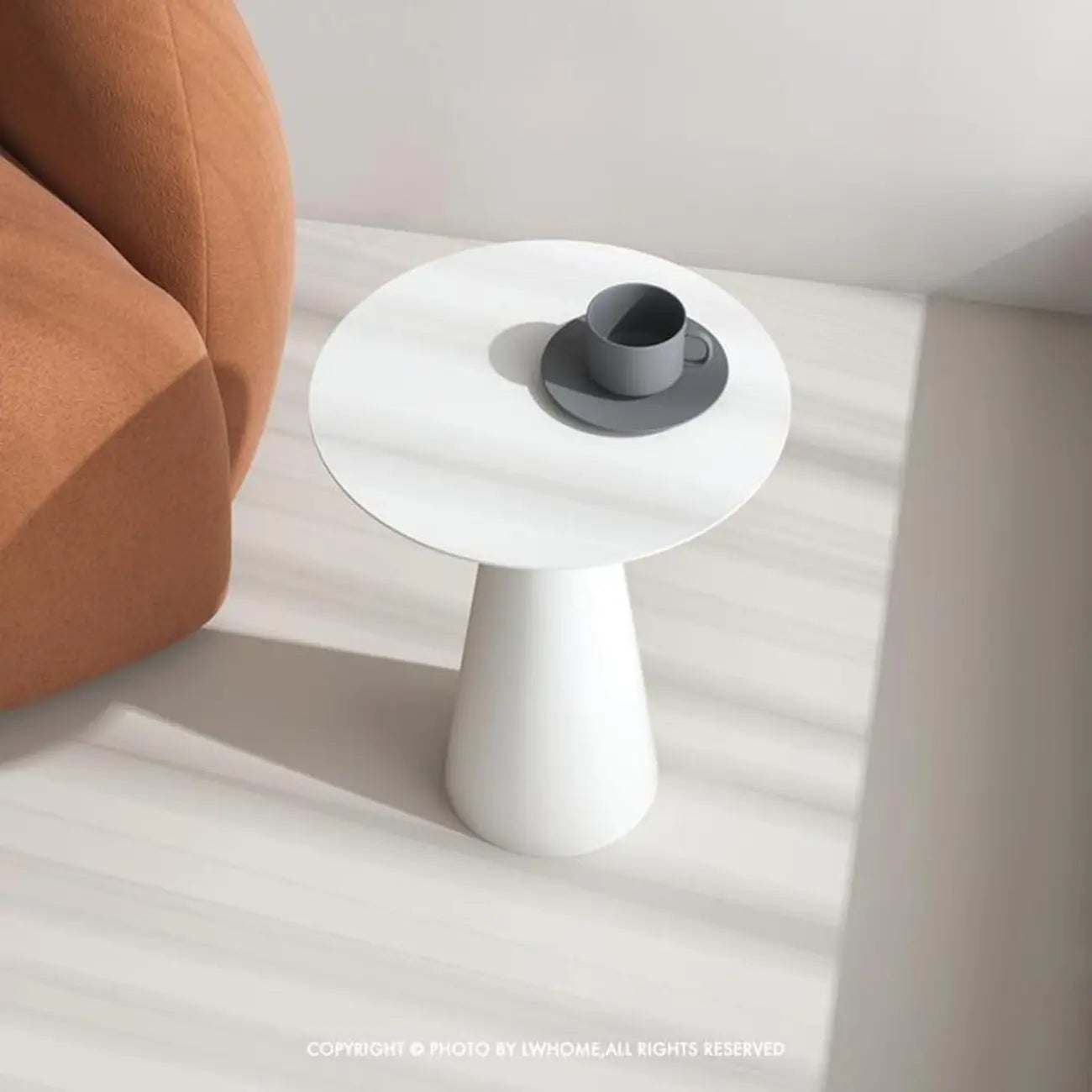 Minimalist Black Iron Round Metal End Table for Living Room