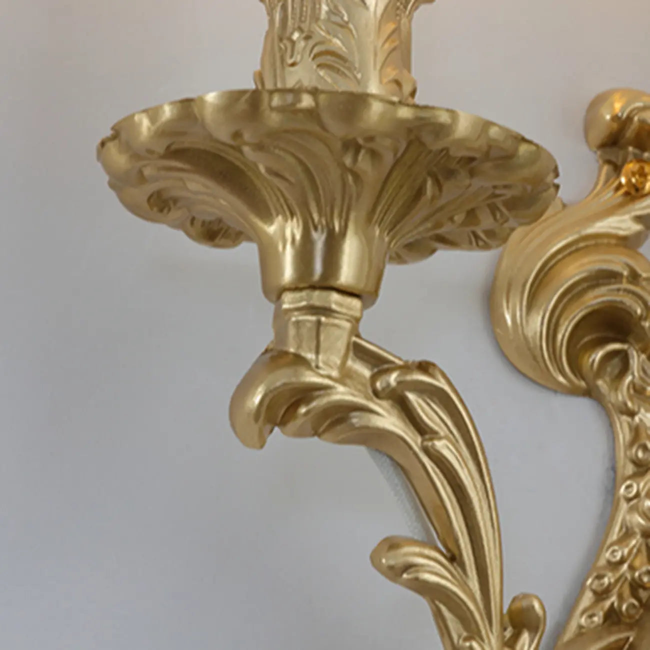 Modern Indoor Ornate Brass Wall Sconce for Hallway Lighting