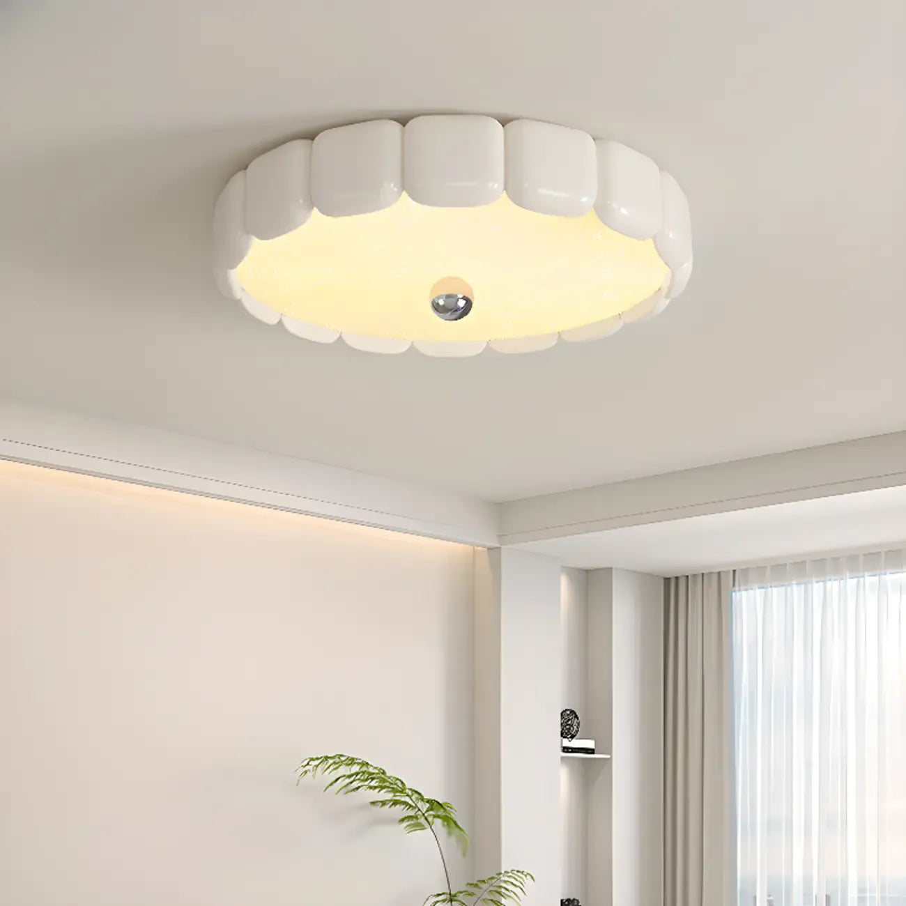 Modern Circle LED Flush Ceiling Light for Residential Spaces