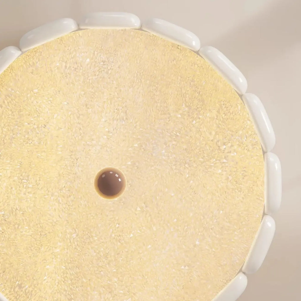 Modern Circle LED Flush Ceiling Light for Residential Spaces