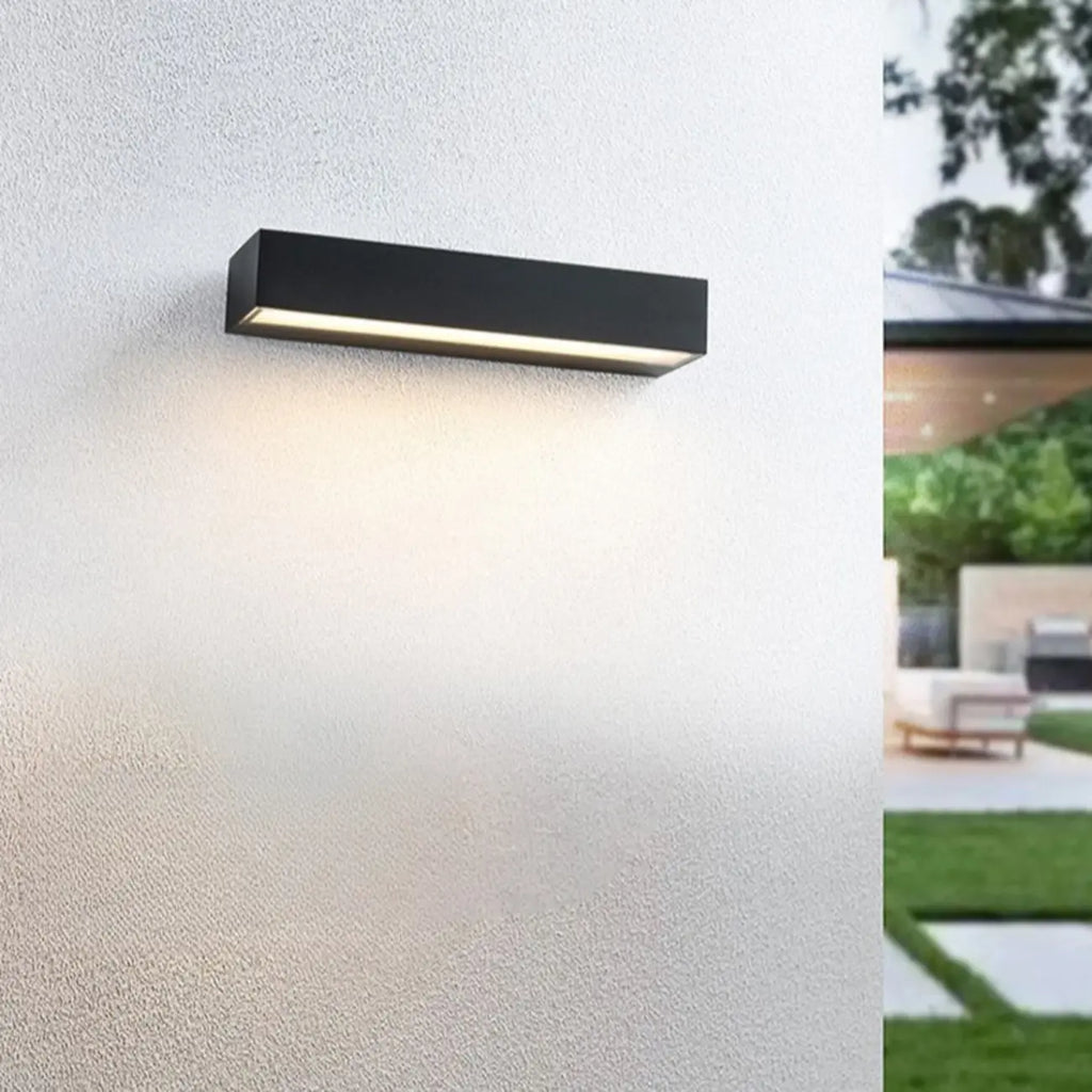 Morden Outdoor Wall Sconce with Frosted Glass Shade