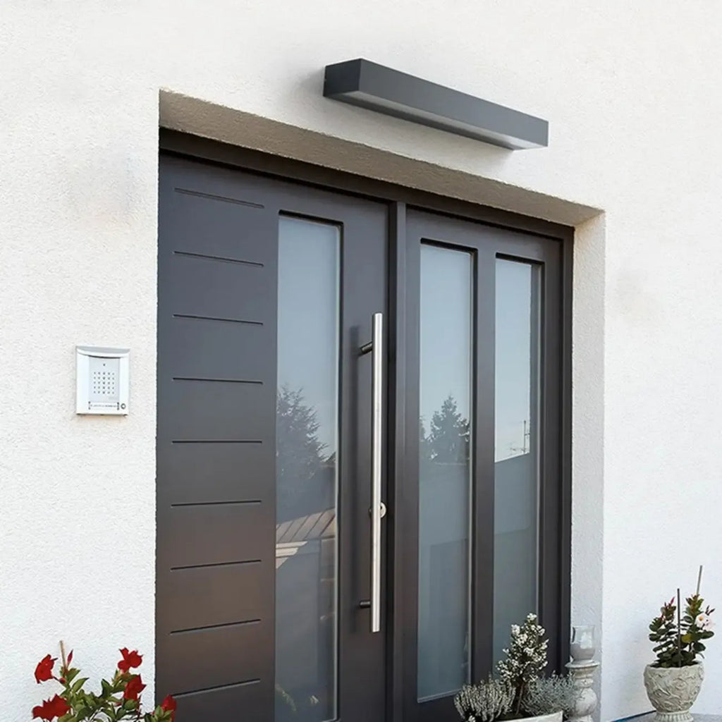 Morden Outdoor Wall Sconce with Frosted Glass Shade