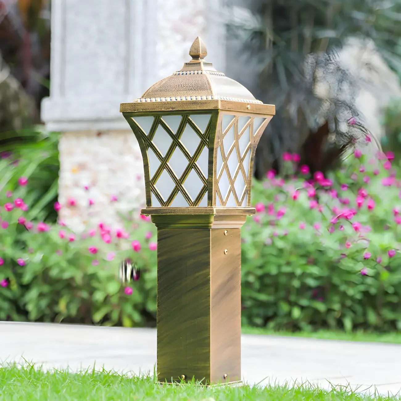 Vintage Flared Outdoor Column Landscape Lighting