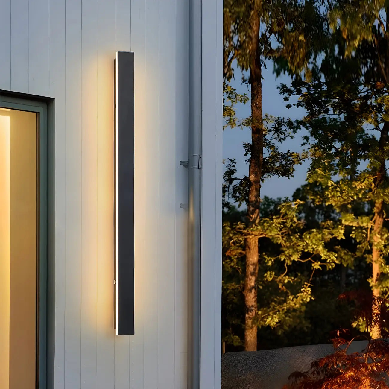 Modern Metal Black Linear LED Outdoor Wall Light