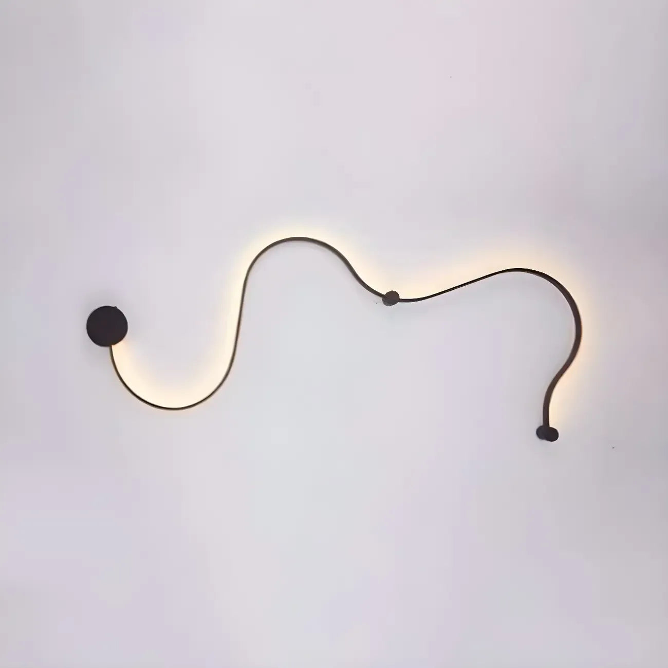 Unique Black Linear Flowing LED Wall Sconce for Living Room