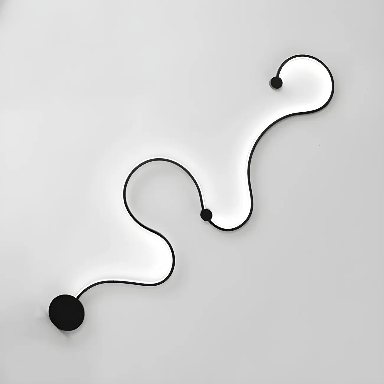 Unique Black Linear Flowing LED Wall Sconce for Living Room