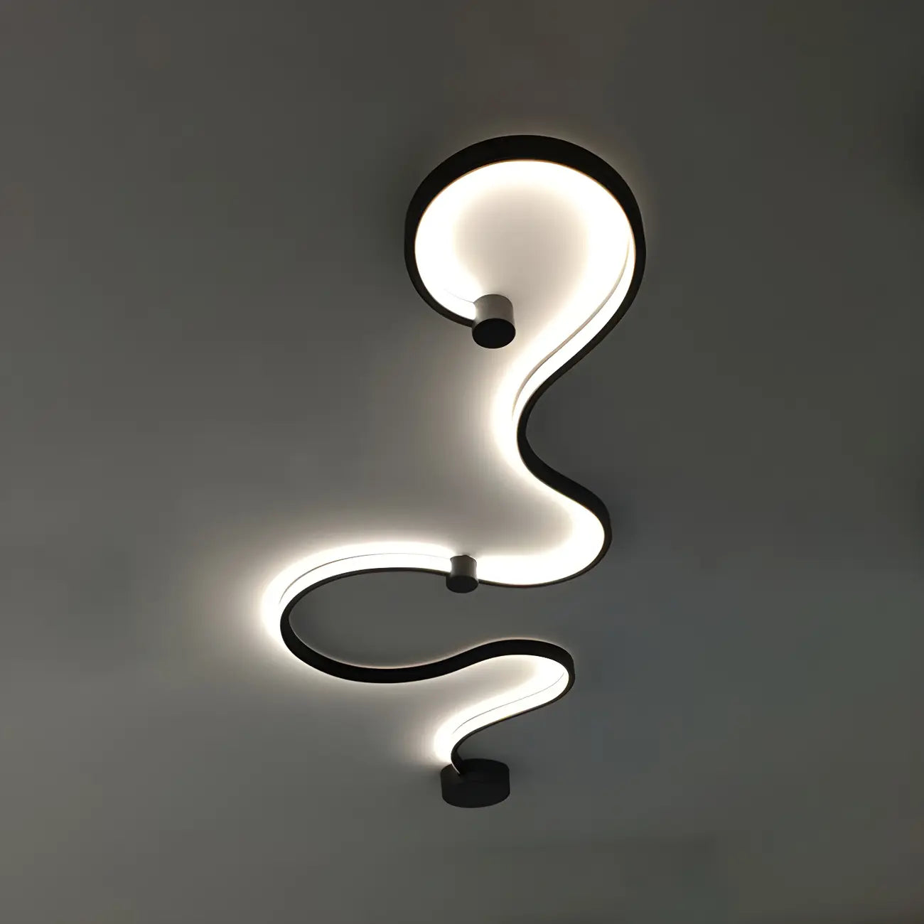 Unique Black Linear Flowing LED Wall Sconce for Living Room