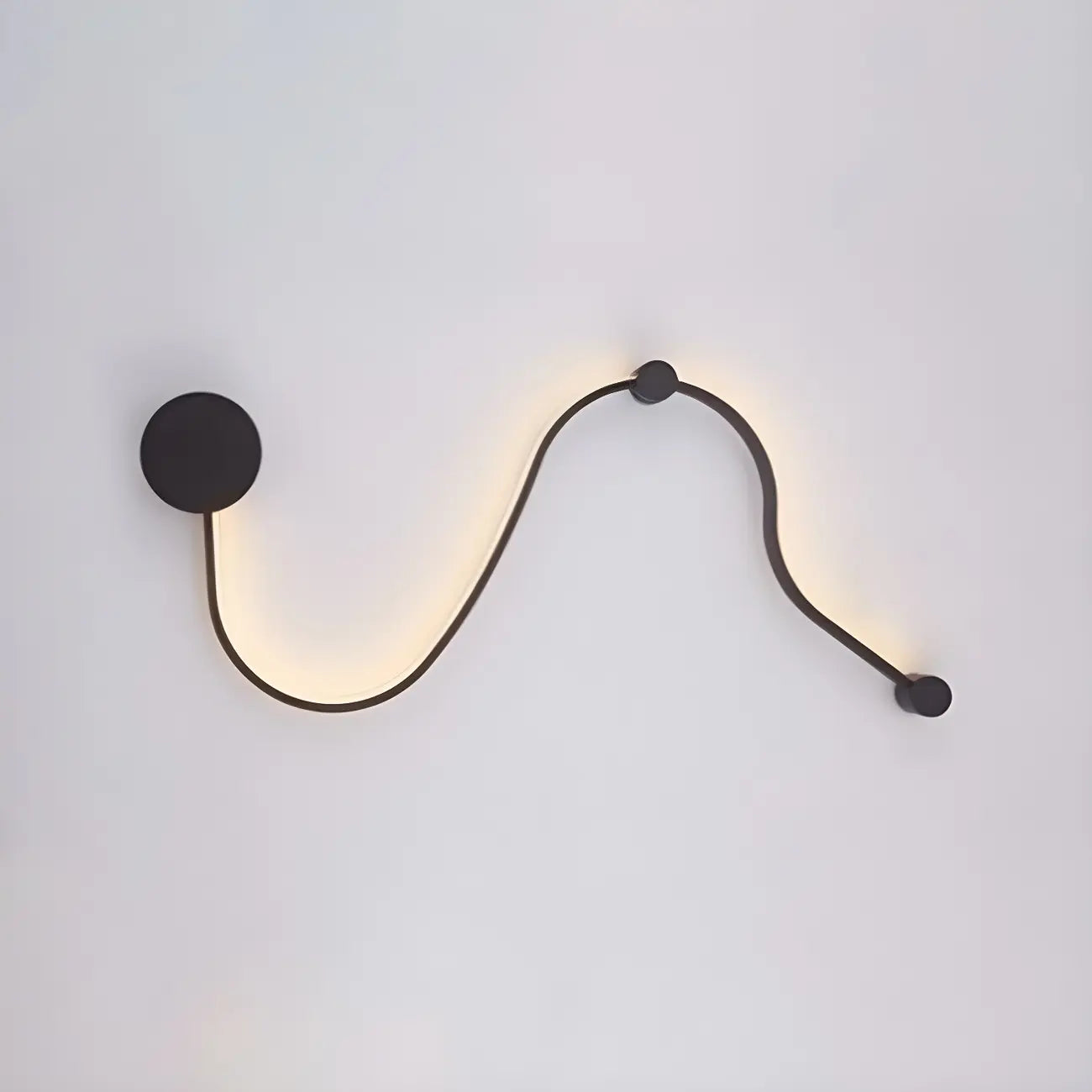 Unique Black Linear Flowing LED Wall Sconce for Living Room