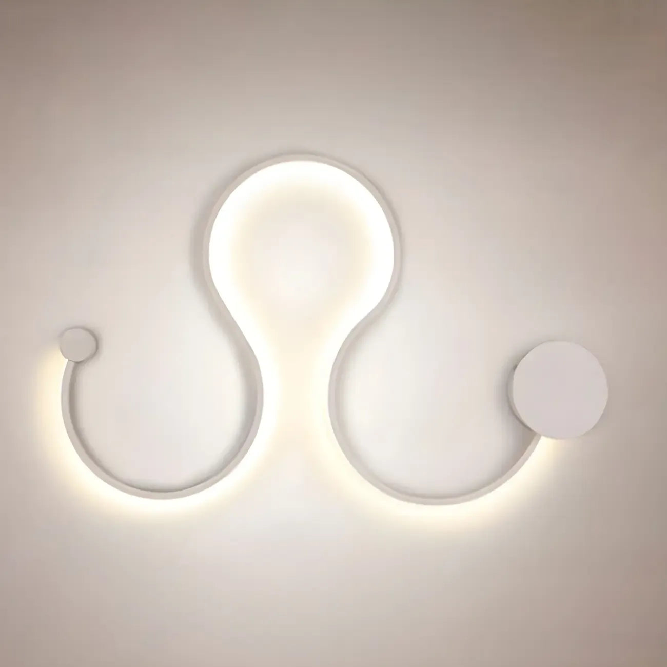 Unique Black Linear Flowing LED Wall Sconce for Living Room